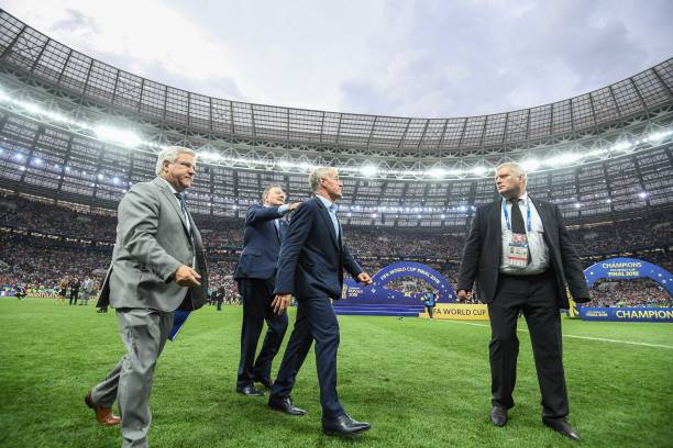 以霸气十足 以霸气十足