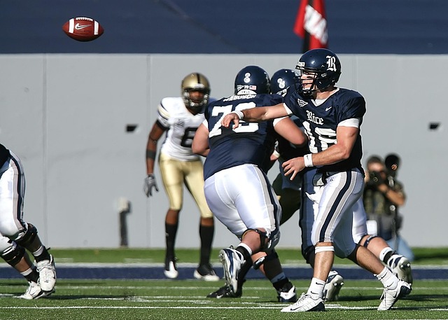 随着足球运 随着足球运